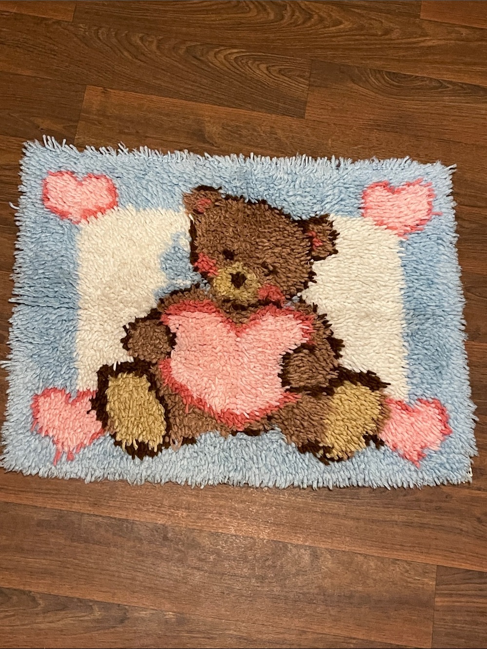 Vintage Handmade Teddy Bear Hearts  Rug 27.5”x21” GrandmaCore Vintage Granny